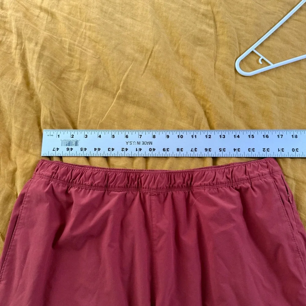 The North Face Mens Rust Red Active‎ Hiking Shorts XL Regular Logo Elastic Waist